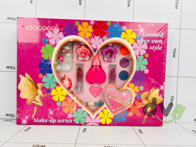 Фото Игровой набор Серия косметических средств / Make-up series в интернет-магазине axdv.ru